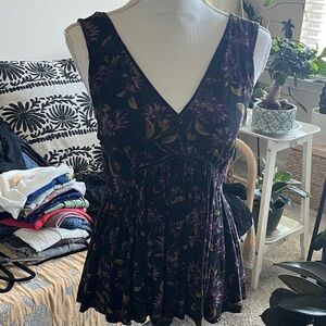 American Eagle Outfitters Black Floral V-Neck Tank Top